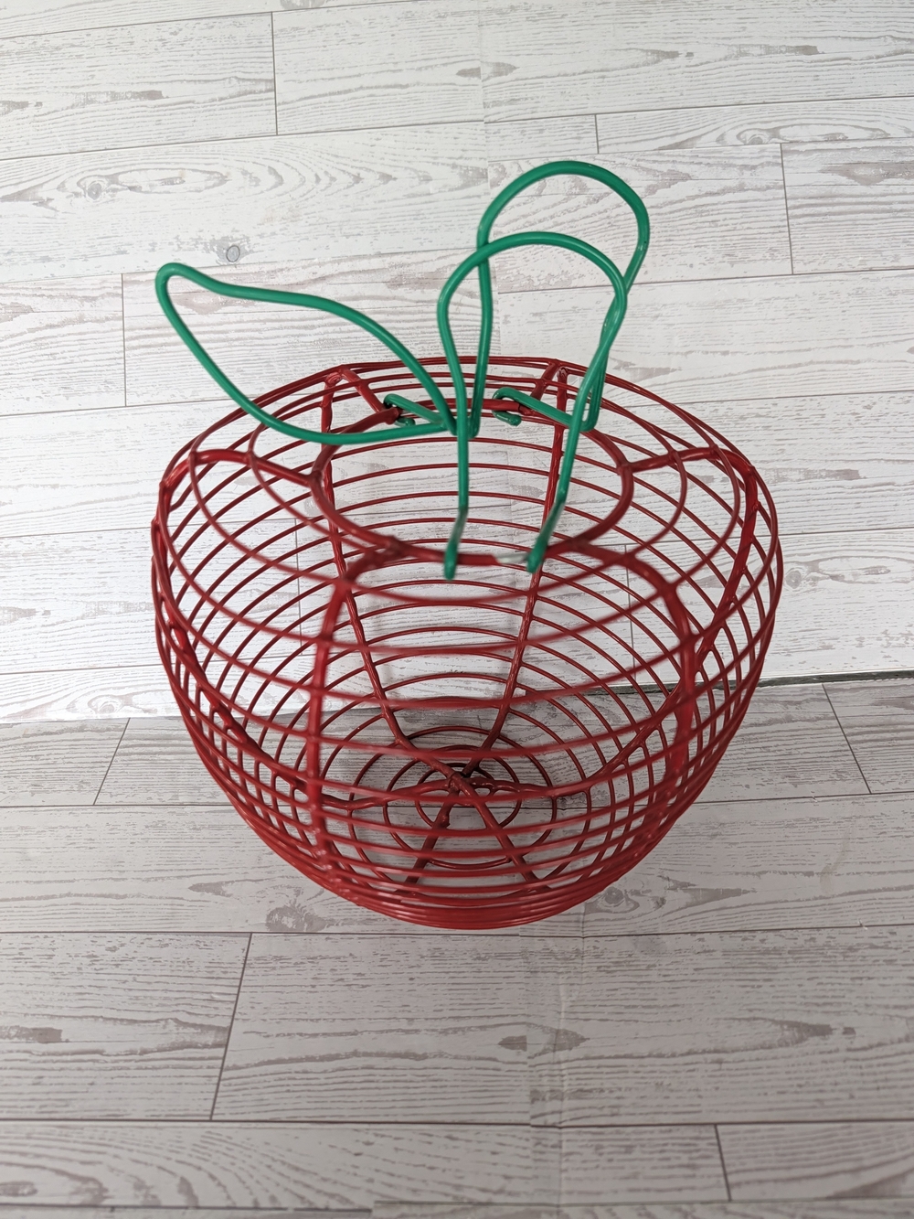 Vintage Wire Apple Basket – Farmhouse Fruit & Egg Holder